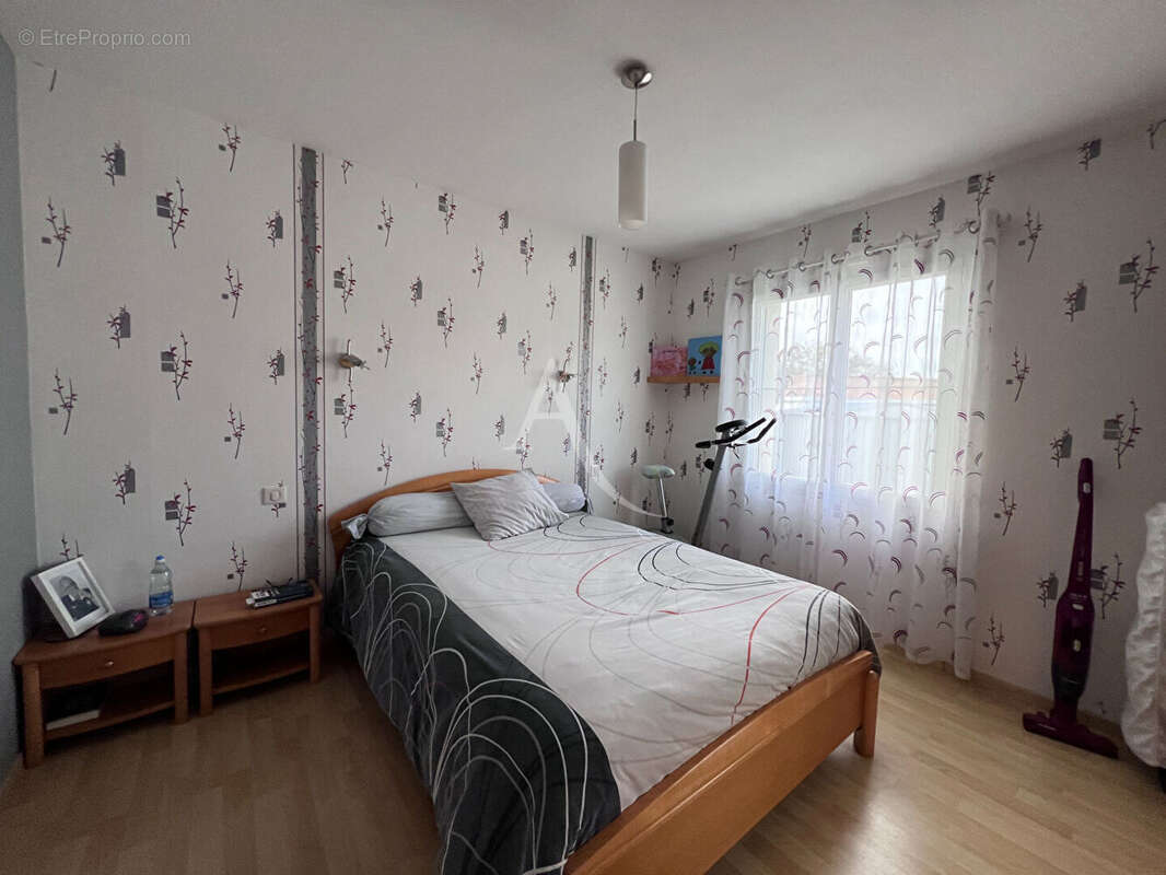 Maison à BEAULIEU-SOUS-LA-ROCHE