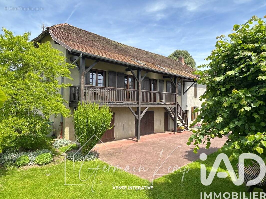 Photo 1 - Maison à LE PONT-DE-BEAUVOISIN