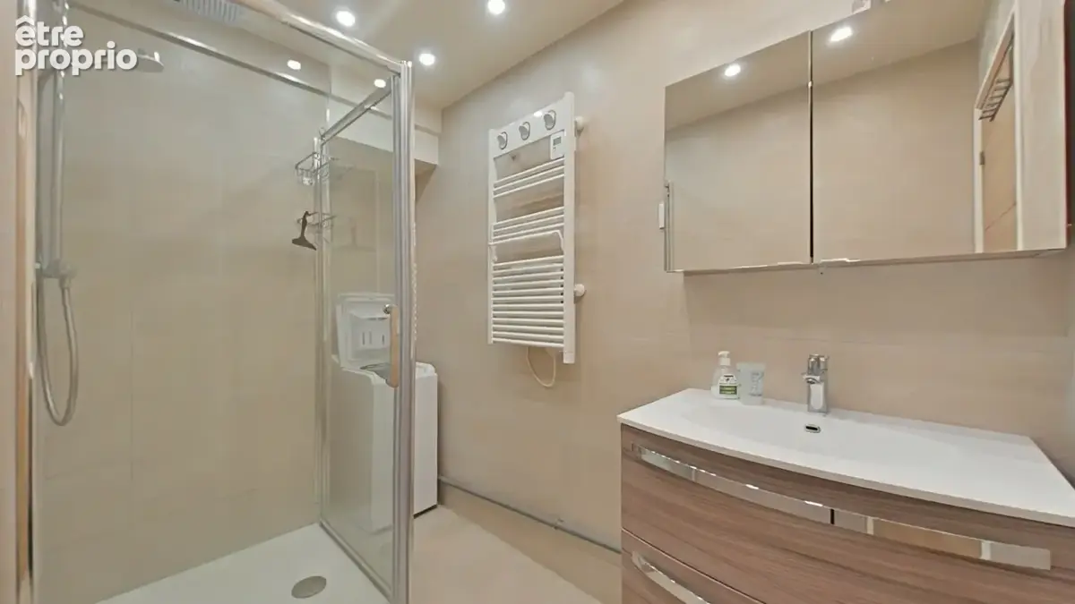 Appartement type T4, grand, rénové  et lumineux. - photo 5