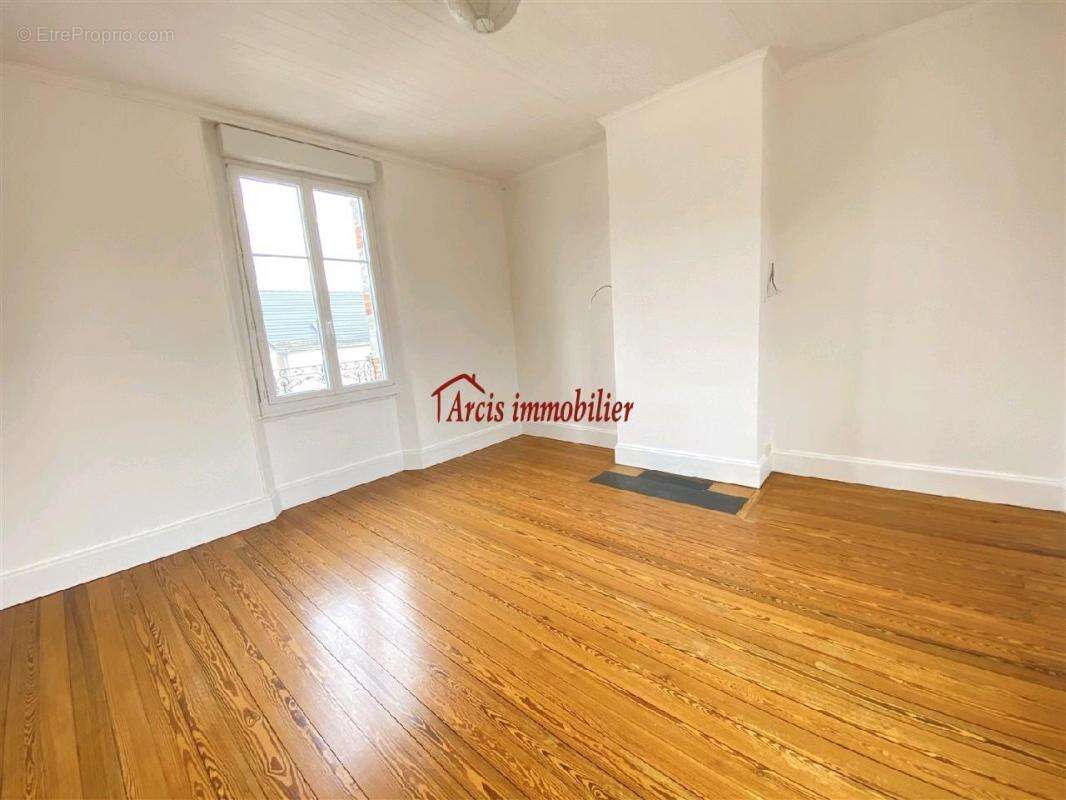 Maison à MERY-SUR-SEINE