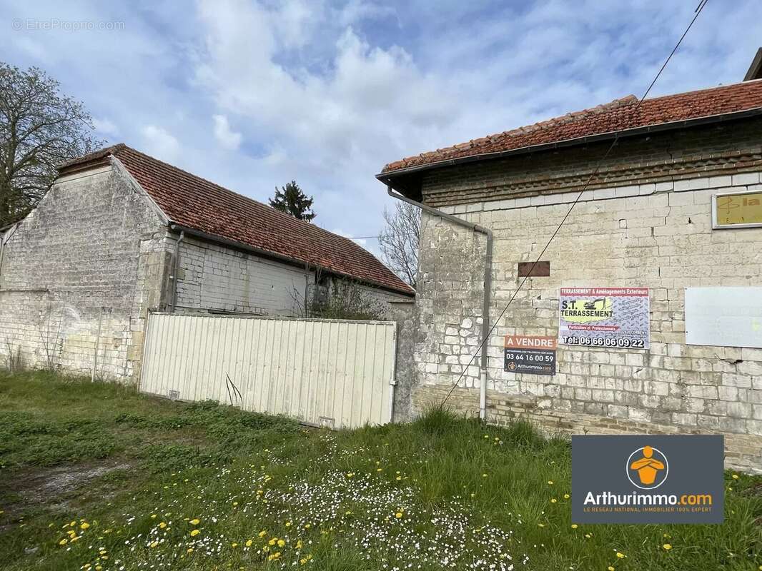 Commerce à NEUFCHATEL-SUR-AISNE