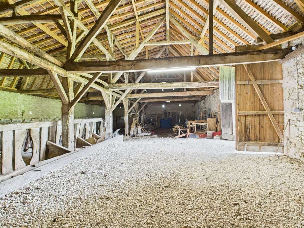 Maison en pierre magnifiquement rénovée près d'un village - photo 14