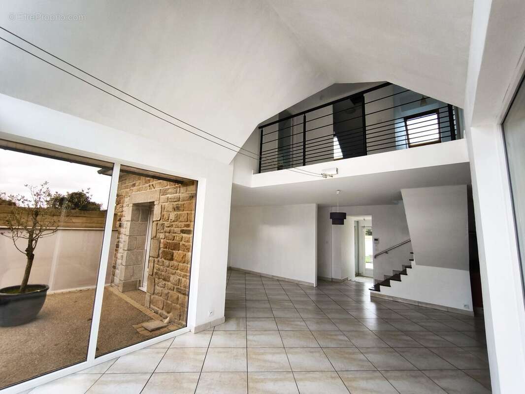 Maison à PLOUZEVEDE