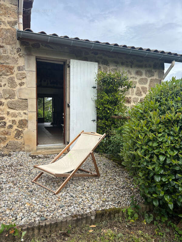 Maison à COLOMBIER-LE-JEUNE