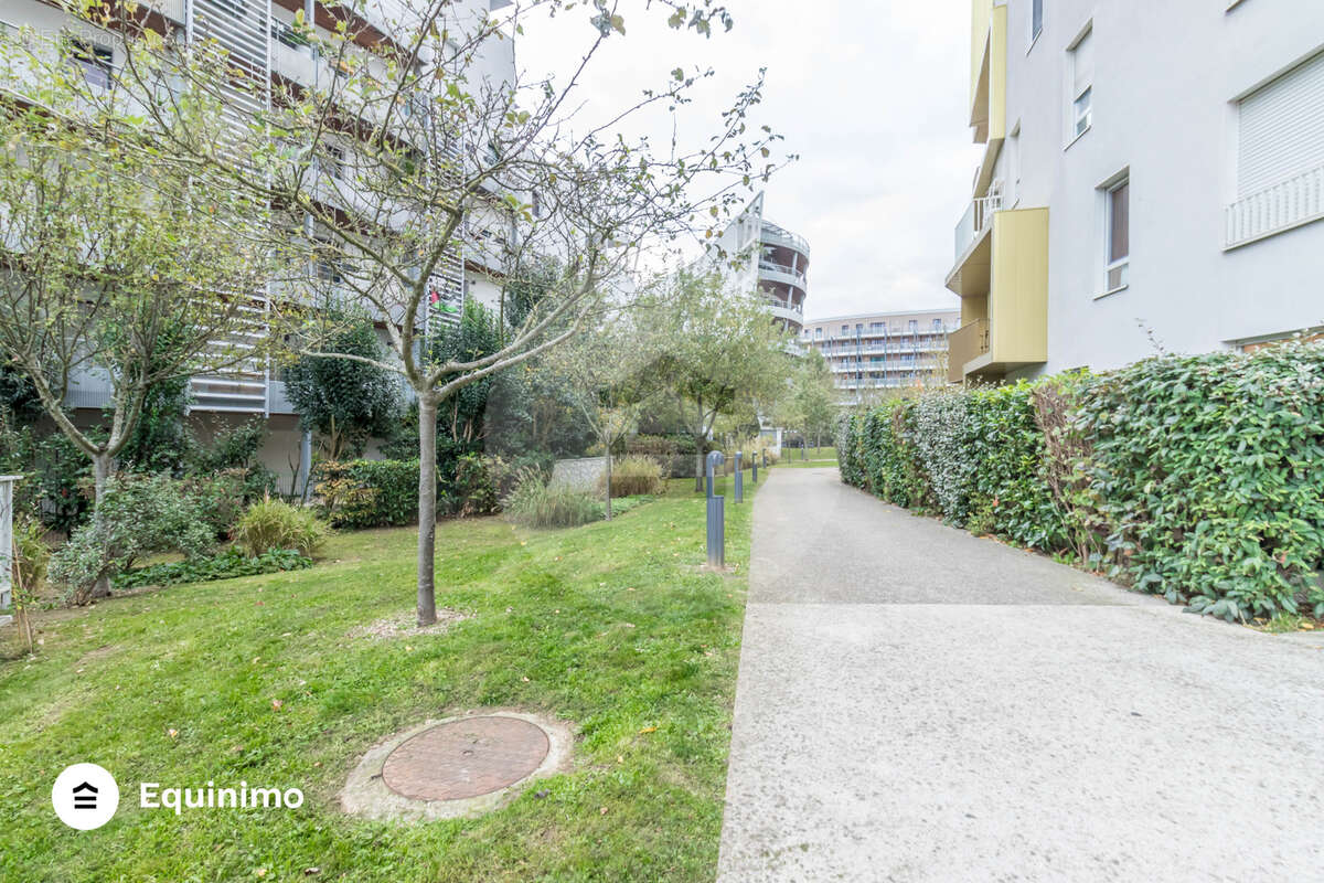 Appartement à ISSY-LES-MOULINEAUX