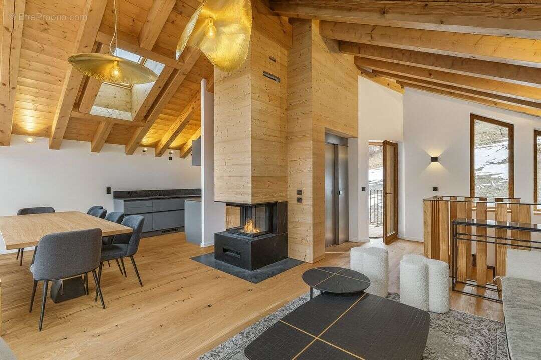 Maison à LES ALLUES