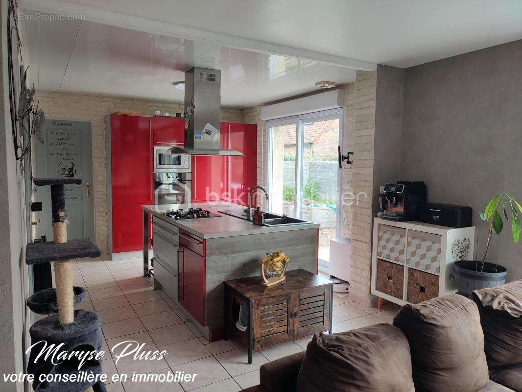 Maison à COURRIERES