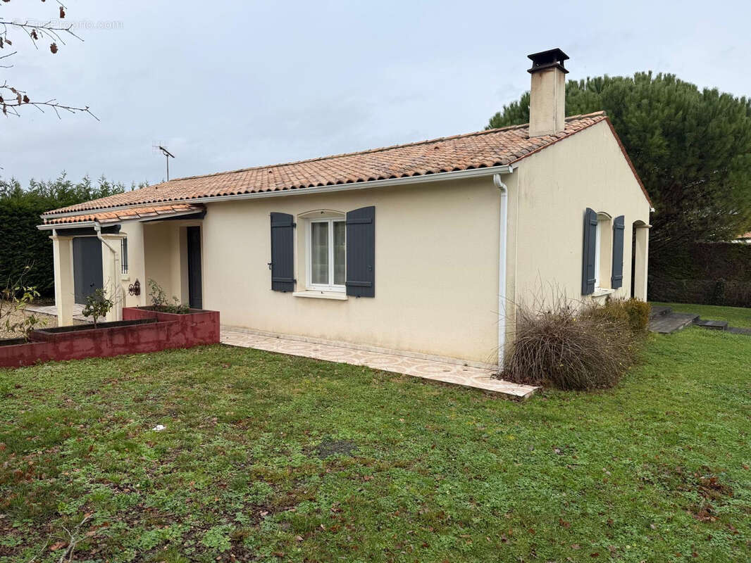 Maison à AVY