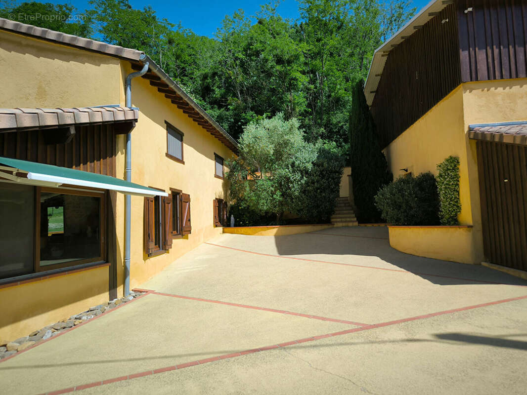 Ensemble immobilier de caractère dans un cadre bucolique - photo 11