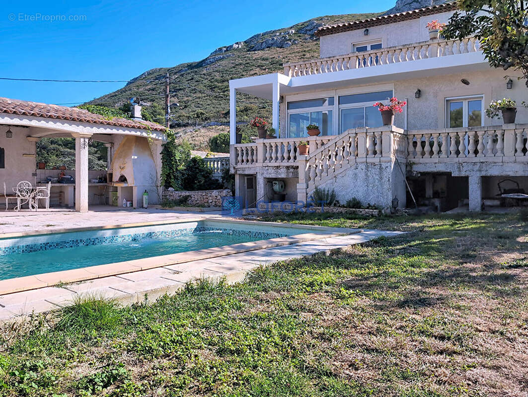 Marseille 11e - villa 146 m2 + dépendance - vue dégagée - photo 2