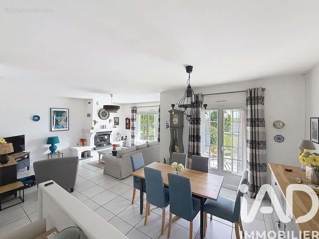Maison 135 m² à Saint-Seurin-De-Cadourne  - photo 6