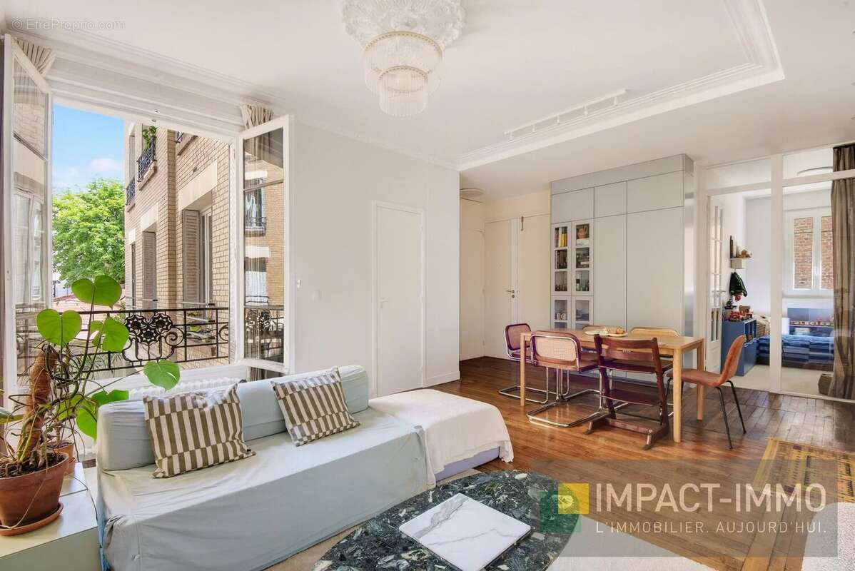 Appartement à COURBEVOIE
