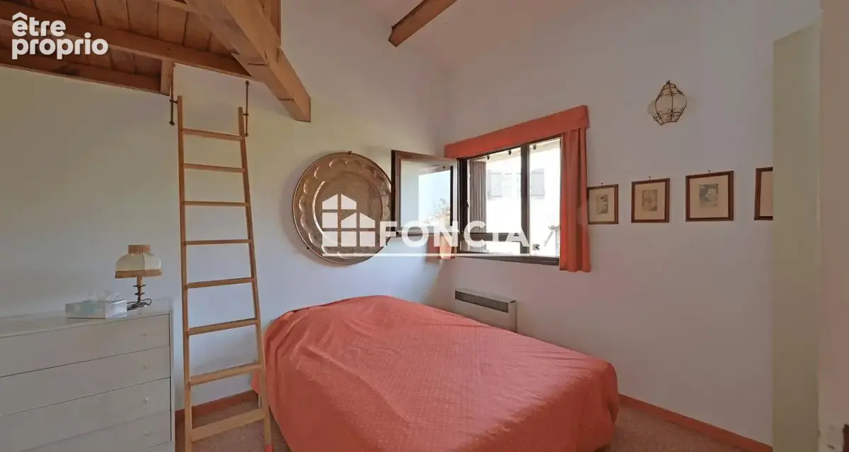 La Chamberte - Villa d'architecte T5 avec piscine à 300m de la ligne 5 ! - photo 15