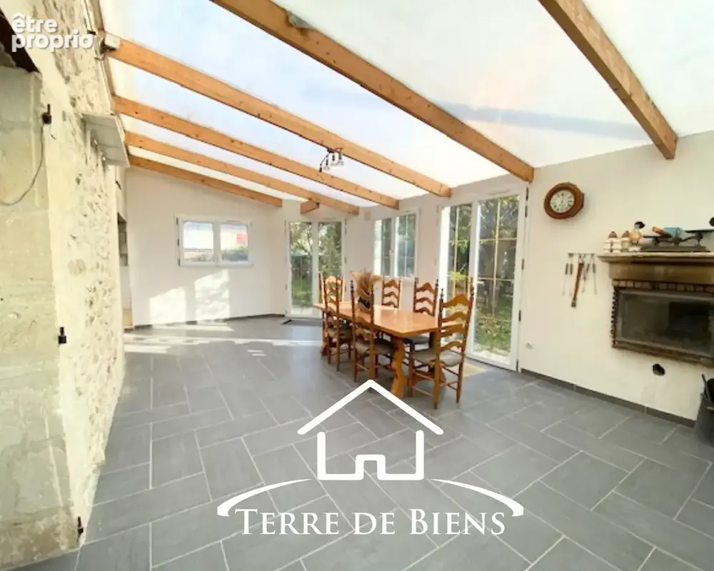Maison en Pierre de Taille de 170 m2 avec Dépendances et Terrain   Secteur Couloisy - photo 6