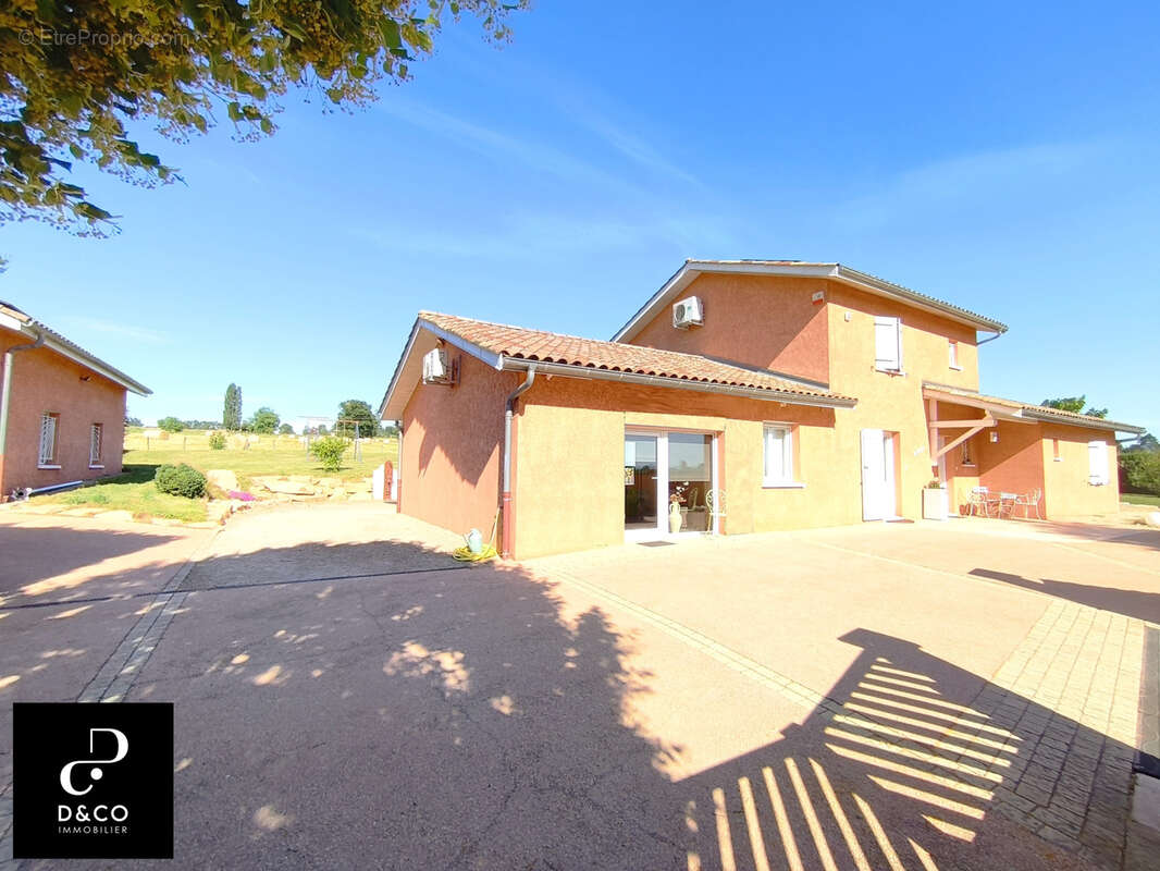 Maison à CORCELLES-EN-BEAUJOLAIS