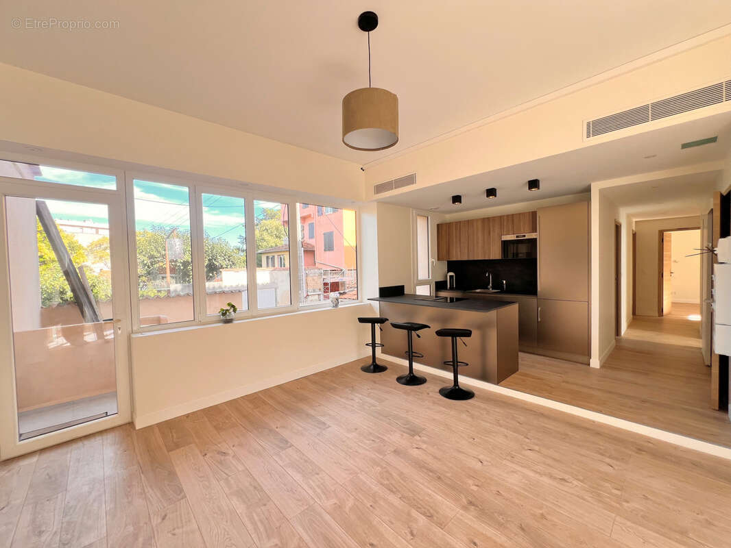 Appartement à MANDELIEU-LA-NAPOULE