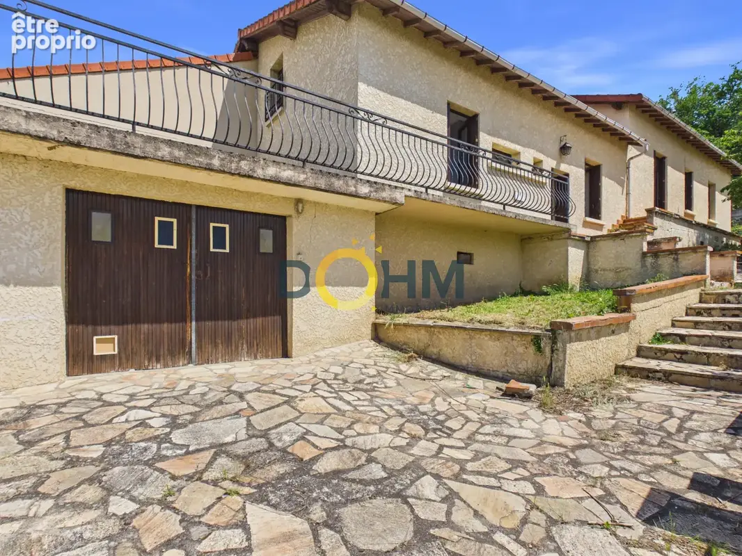 Maison mitoyenne à Auzat-la-Combelle   100 m2 habitables - photo 2