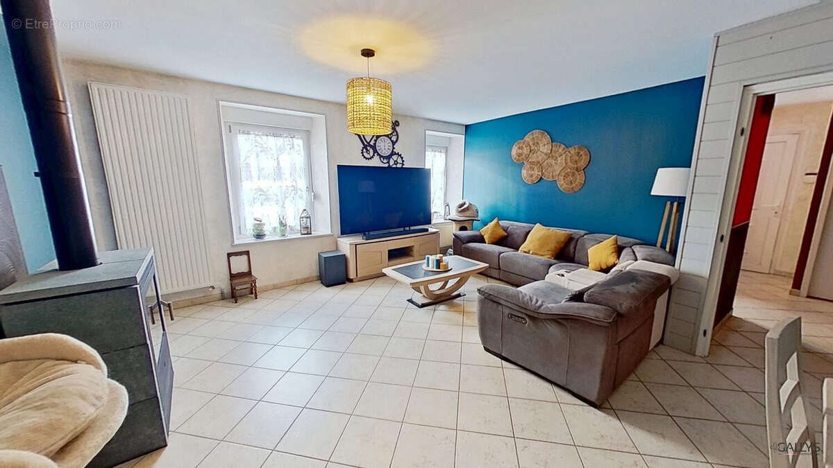 Maison à SORCY-SAINT-MARTIN