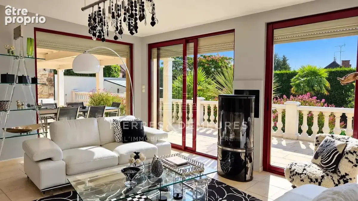 Propriété atypique avec patio et piscine chauffée - photo 8