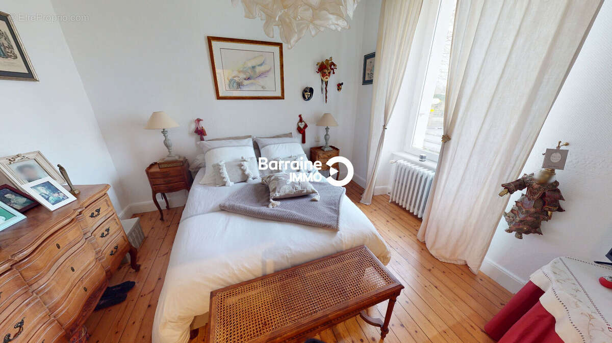 Maison à LE RELECQ-KERHUON