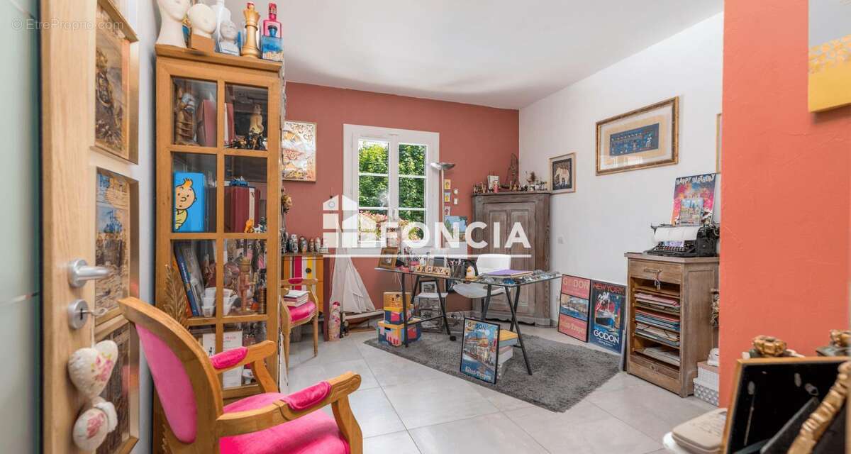 Coup de cœur ! Maison familiale 7 pièces de 201 m² avec piscine et grand garage à Forcalquier - photo 6