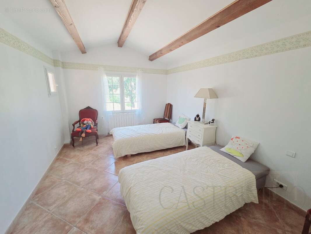 Maison à RESTINCLIERES