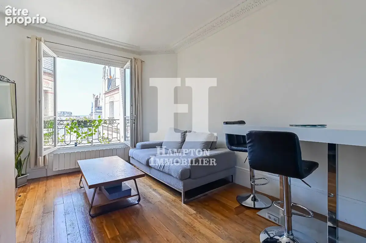 Exclusivité Batignolles ? 2 pièces lumineux avec une chambre indépendante, un débarras et une cave. - photo 2