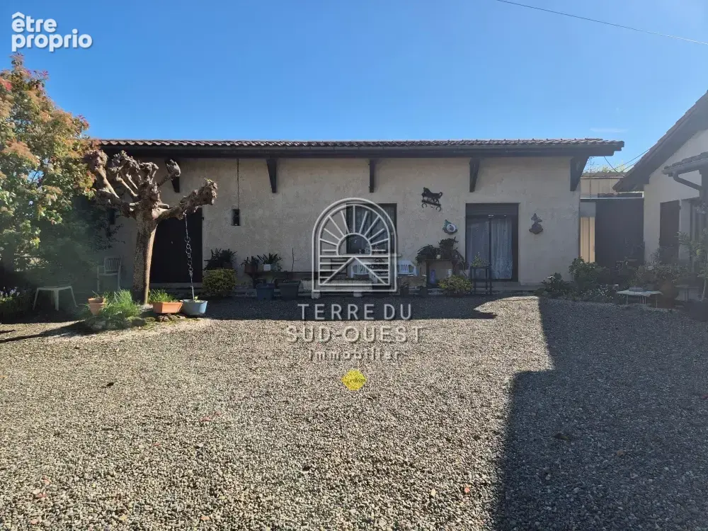 BAISSE DE PRIX - Maison de 170m2 avec dépendances, plusieurs hangars et box à chevaux - photo 3