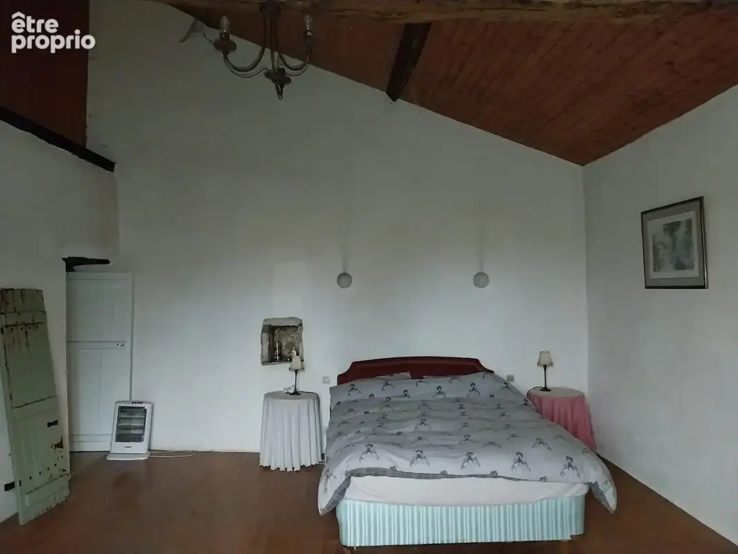 Jolie maison de Campagne, pierres app.; 3 Chambres; 150m2 hab à finir de rénover; Jardin clos; terrain de 669m - photo 10
