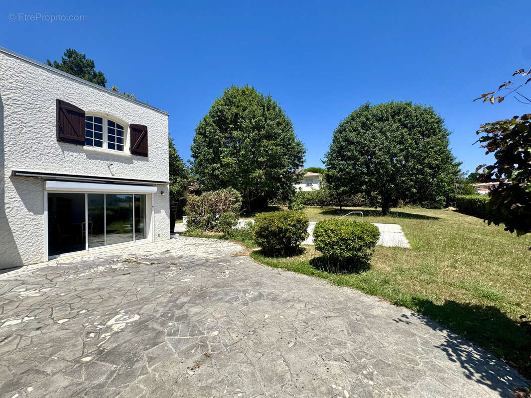 Maison 200m2 avec jardin et piscine - photo 3