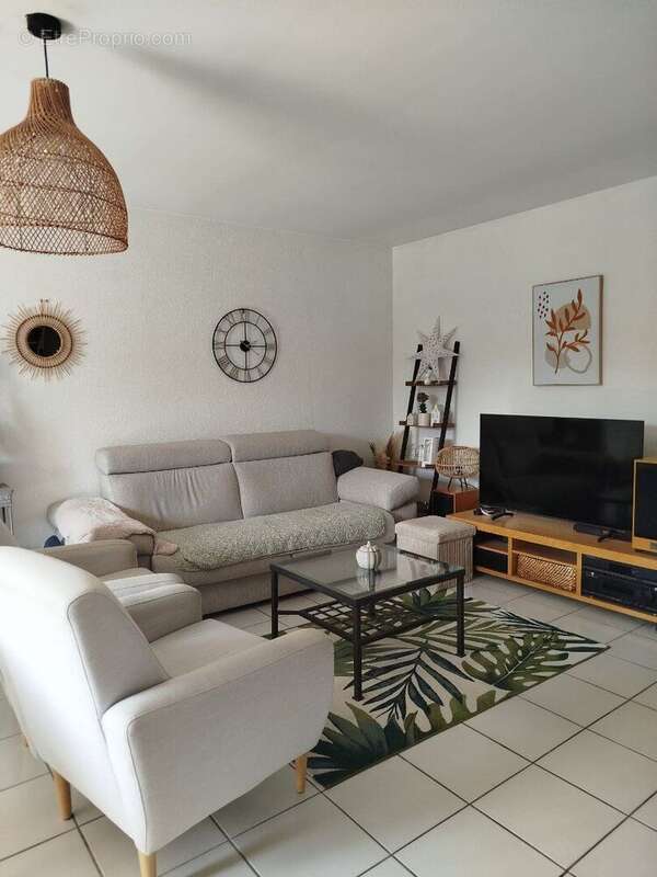 Maison 84 m² à La Salvetat-Saint-Gilles  - photo 4