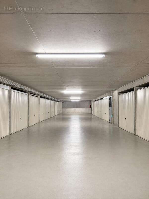 Parking à LYON-4E