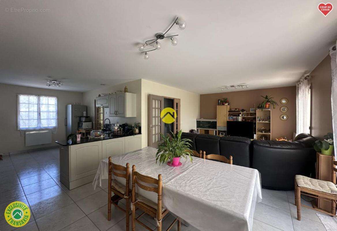 Maison à LA GUERCHE-SUR-L'AUBOIS