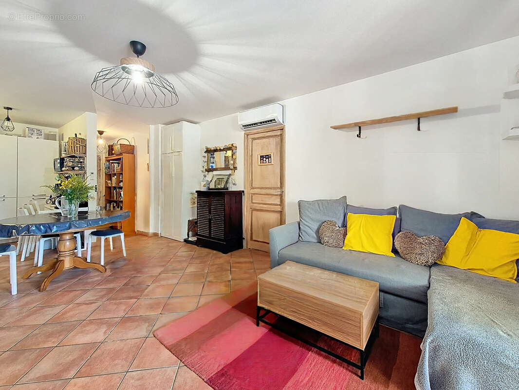 Appartement à LA CROIX-VALMER