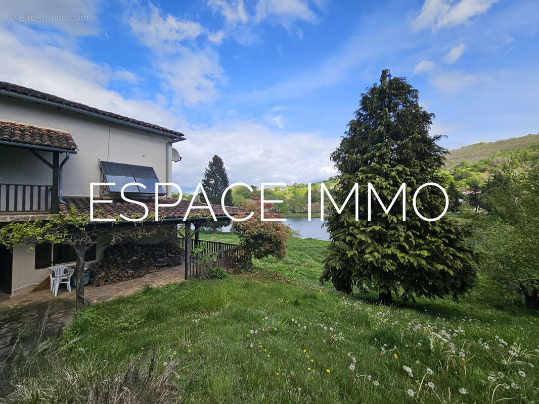 Maison à LIVINHAC-LE-HAUT