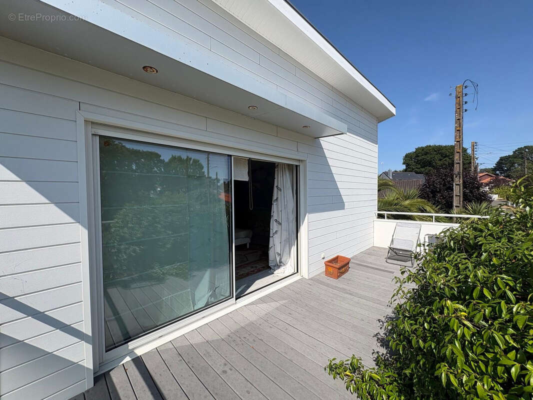 Une maison familiale pleine de potentiel, idéalement située à Sainte-Marguerite. - photo 15