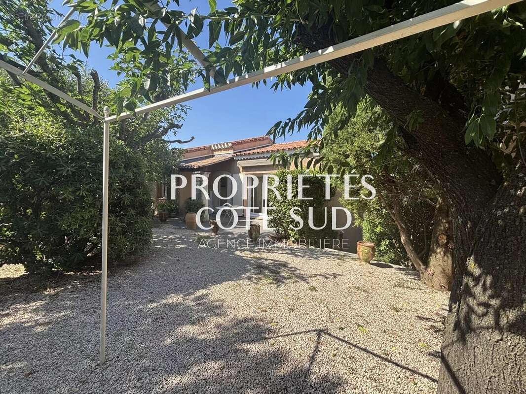 Maison à VILLENEUVE-LES-AVIGNON