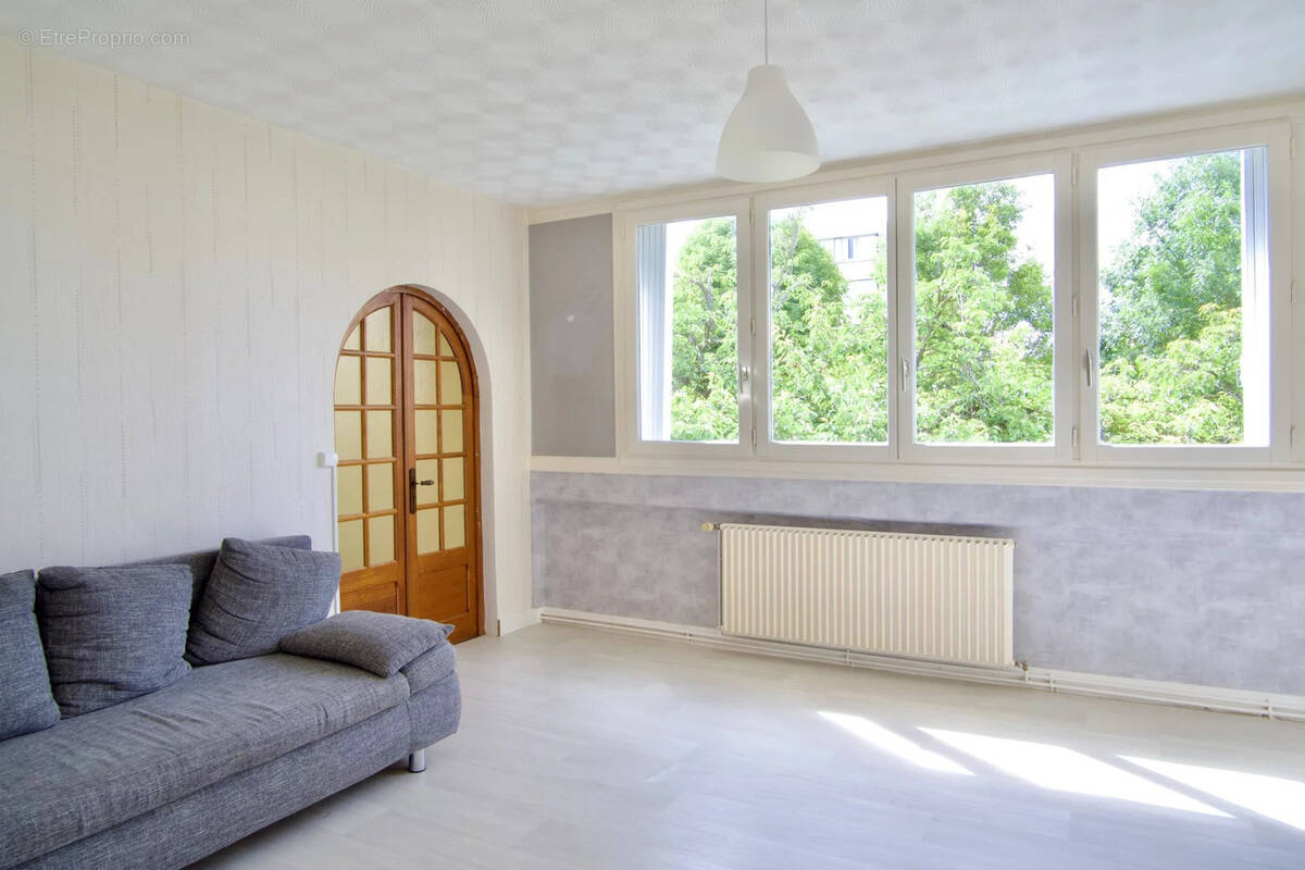 Appartement à BEYNES