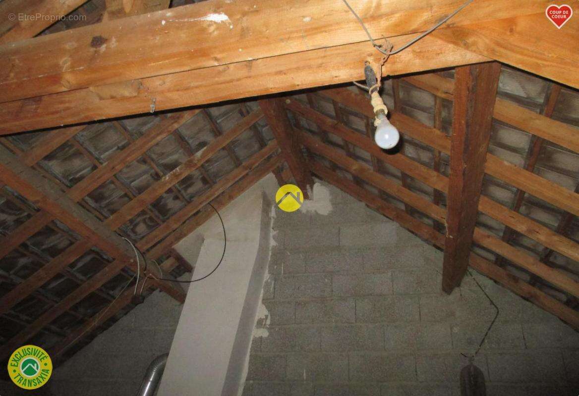 Maison à VILLENEUVE-L&#039;ARCHEVEQUE