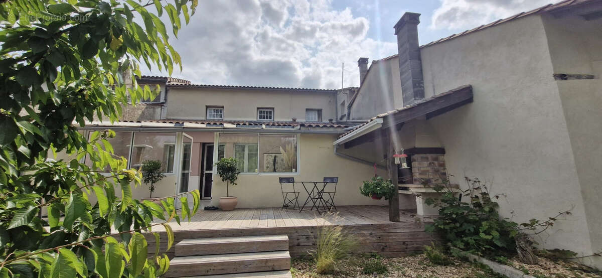 Maison à SAINT-CIERS-DU-TAILLON