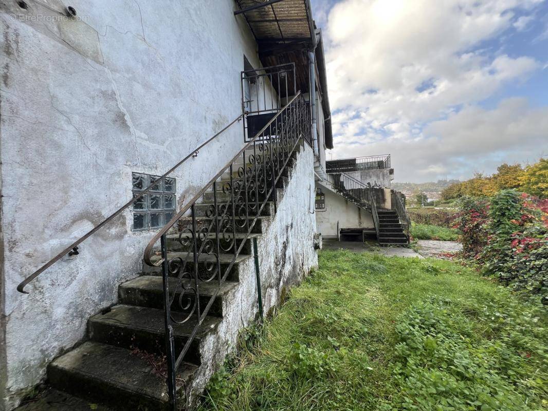 Maison à DECAZEVILLE