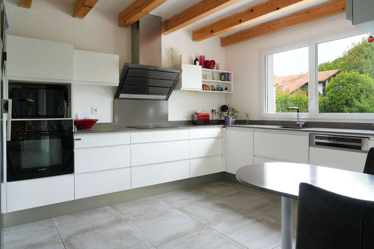 Maison contemporaine d’exception avec piscine – Élégance, confort et performance énergétique au cœur de Larressore - photo 6