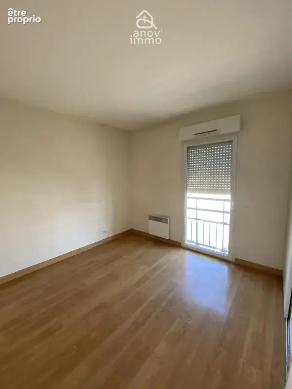 Appartement T3 avec terrasse, cave et parking proche plage e - photo 13