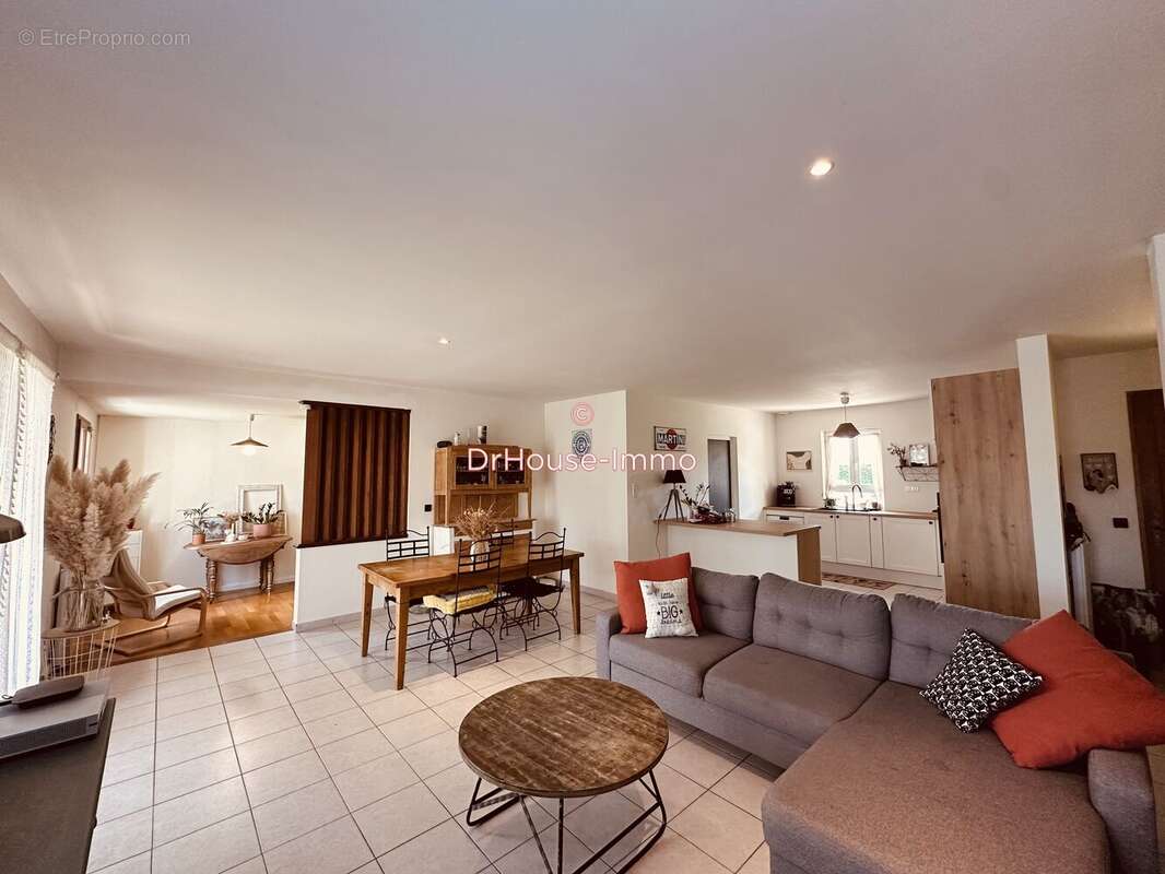 Maison à COULOUNIEIX-CHAMIERS