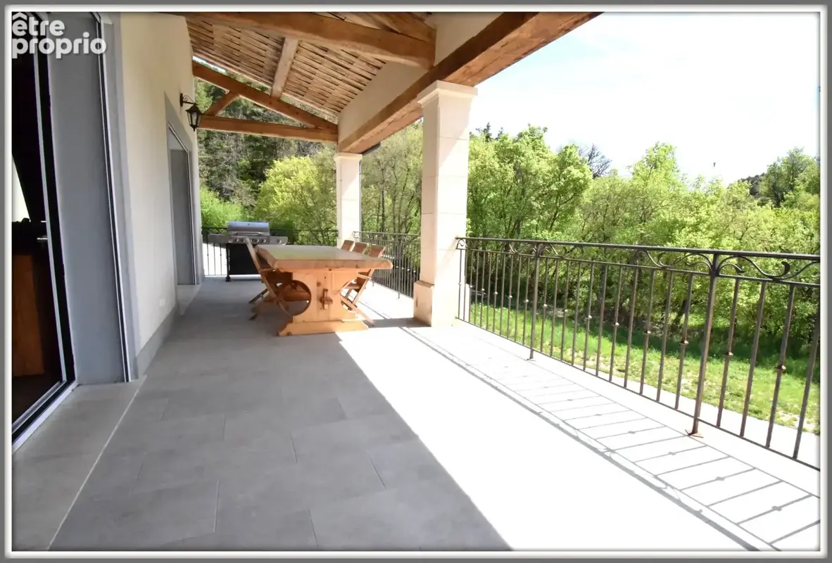 Propriete Peyroules Villa avec piscine intérieure dex hangars forte rentabilité - photo 3