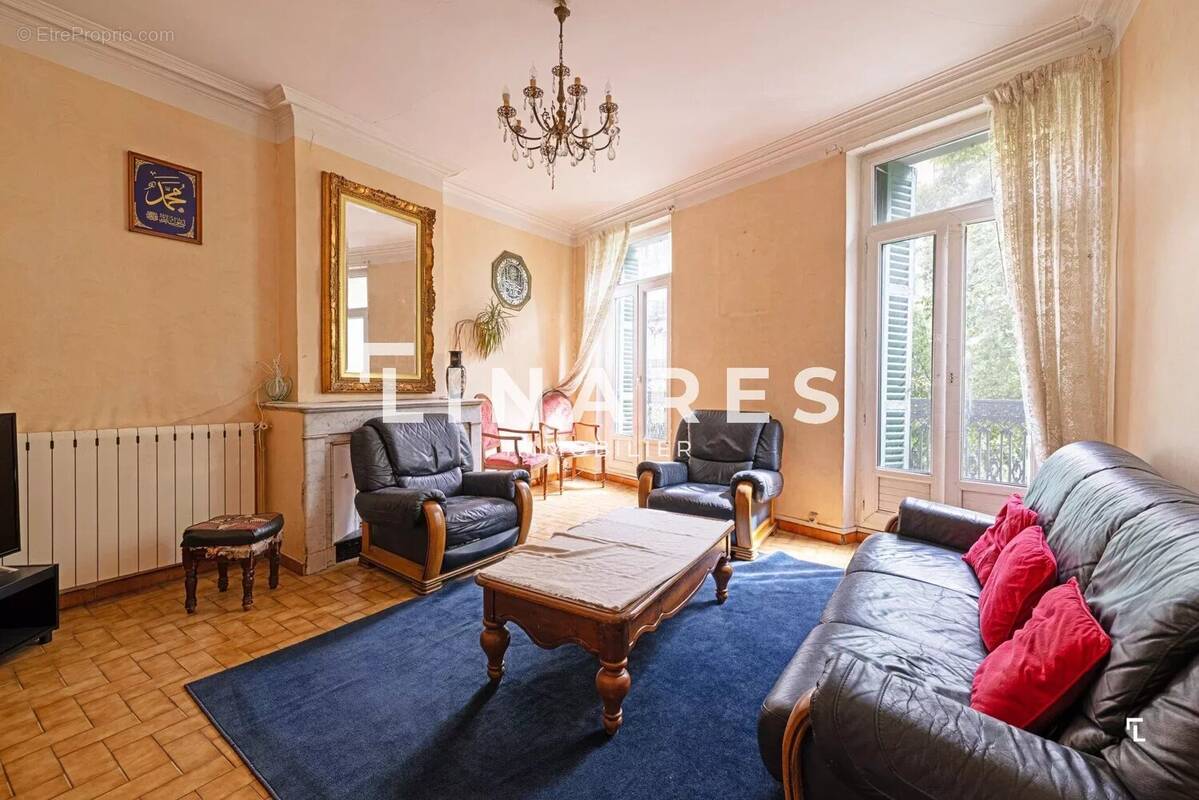 Appartement à MARSEILLE-1E