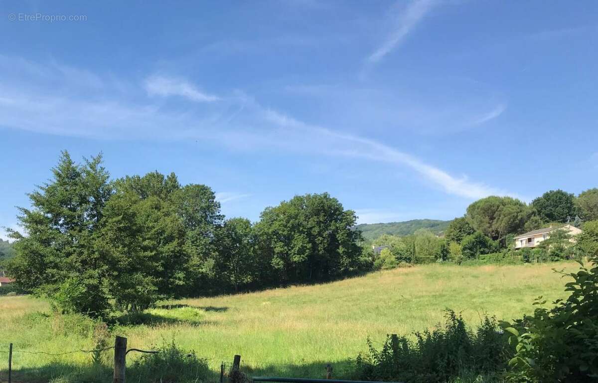 Terrain à CLAIRVAUX-D&#039;AVEYRON