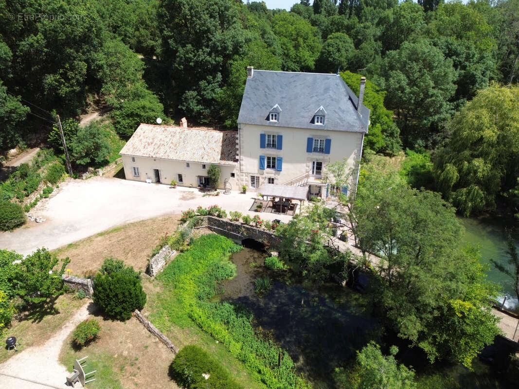 Moulin de caractère avec gîte et chambres d'hôtes - photo 2