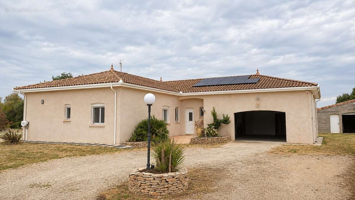 Villa T6 de 154m² de plain pied sur terrain de 2540m² - photo 13