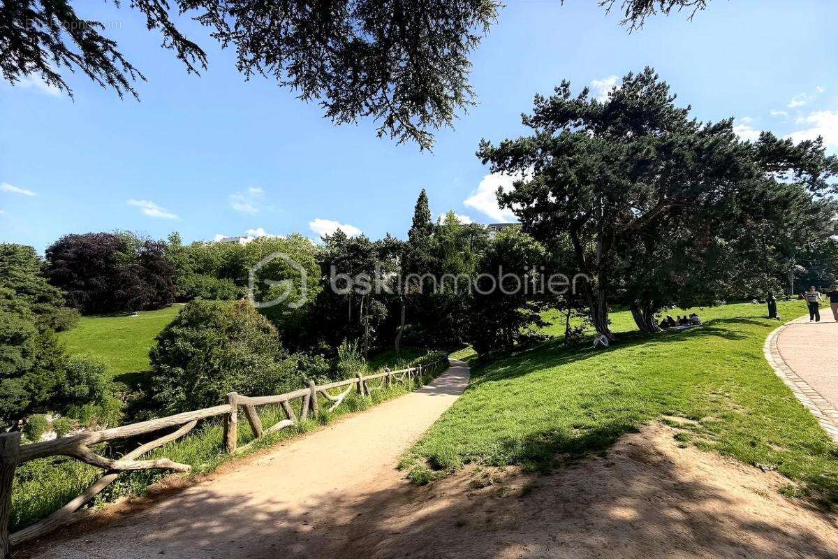 Appartement à PARIS-19E